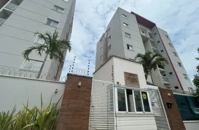 Oportunidade - apartamento com elevador na 605 sul - 2 quartos (uma suíte)