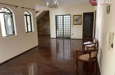 Casa com 4 dormitórios à venda, 309 m² por r$ 900.000,00 - centro - pouso alegre/mg