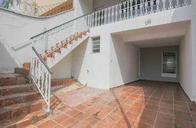 Amplo sobrado com 3 quartos, bairro santa terezinha, próximo ao centro em sorocaba