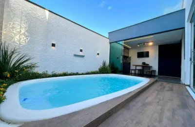 Casa porteira fechada com piscina e alto padrão no bairro sim