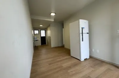 Apartamento 3/4 com Suíte e Quintal no Condomínio com Taxas Inclusas – Bairro Papagaio