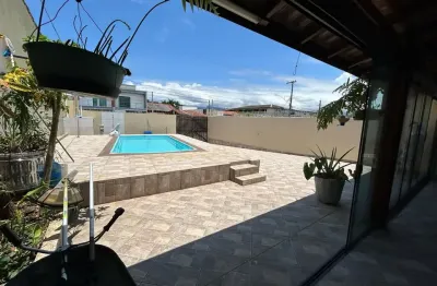 Casa mobiliada com piscina a 5 min da praia – 4 quartos em maresias
