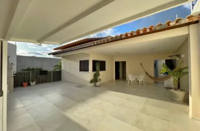 Casa espaçosa e mobiliada no centro de nilópolis – 3 quartos, suíte e 4 vagas!
