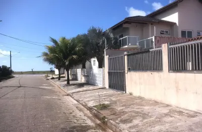 Excelente oportunidade, casa a 40 metros do mar  na cidade de peruíbe sp!