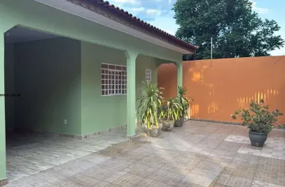 Casa 3 dormitórios para Venda em Cuiabá, Parque Ohara, 3 dormitórios, 1 suíte, 2 banheiros, 3 vagas