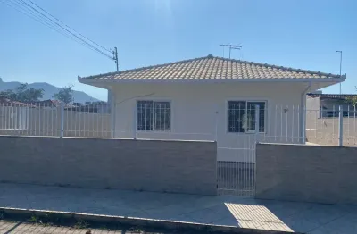 Casa no bairro universitário, biguaçu, próximo de tudo!!!