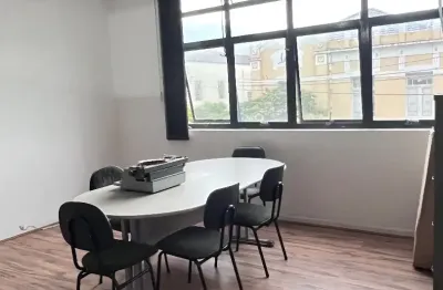 Sala comercial no centro de poços de caldas, com ótima localização.