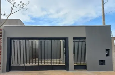 Casa térrea nova à venda em Itapetininga com suíte e amplo quintal