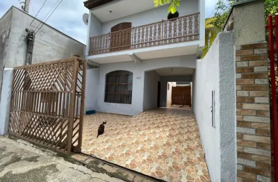 Ótima oportunidade: sobrado com varanda e grande quintal no Jardim Botucatu em Sorocaba