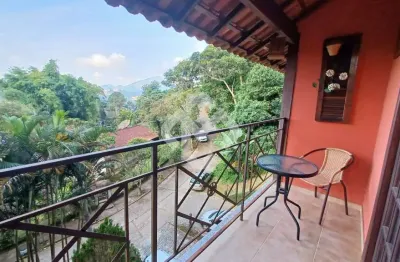 Casa em iucas com 2quartos  + espaço extra no sótão. varanda com vista privilegiada