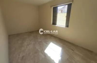 7 cômodo(s), 3 quartos(s), 1 banheiros(s), 1 vaga(s) de garagem, 242 m2 de área total, 124.90 m2 de área útil