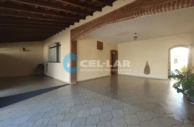 Casa com 3 quartos à venda na Vila Gimenes, Bauru 