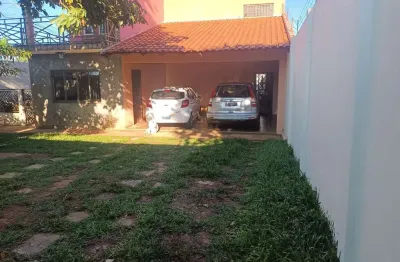 7 cômodo(s), 2 quartos(s), sendo 1 suítes(s), 2 banheiros(s), 2 vaga(s) de garagem, 311 m2 de área total, 170 m2 de área útil