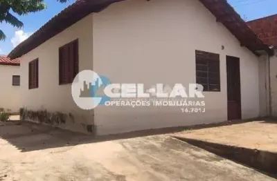 10 cômodo(s), 3 quartos(s), 2 banheiros(s), 5 vaga(s) de garagem, 200 m2 de área total, 91 m2 de área útil