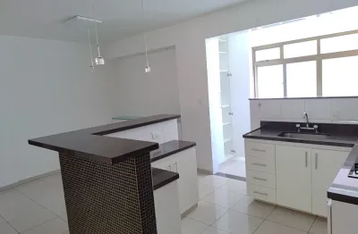 Ótimo apartamento de 03 quartos com suite e elevador no prado perto de amplo comercio