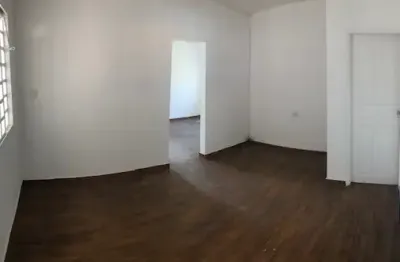 Casa com 3 quartos para alugar na Rua Miguel Ângelo, 22, Glória, Belo Horizonte