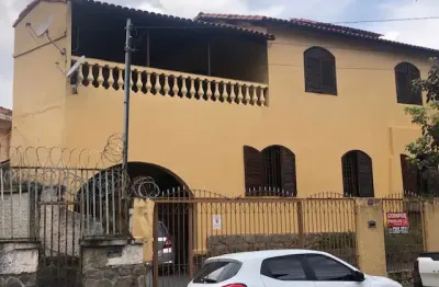Casa com 3 quartos para alugar na Floresta, Belo Horizonte 
