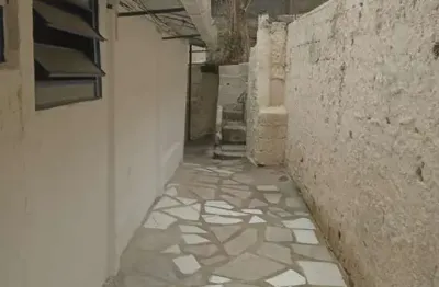 Casa com 3 quartos para alugar na Rua Augusto Alves, 267, Grajaú, Juiz de Fora por R$ 700