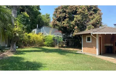 Casa ampla com suíte, closet, churrasqueira e vista para área verde – vinhedo/sp