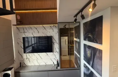 Loft moderno e sofisticado com quartzo amarelo todo mobiliado