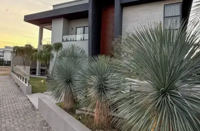 Mansão porteira fechada no condomínio jardins da serra,  maracanau