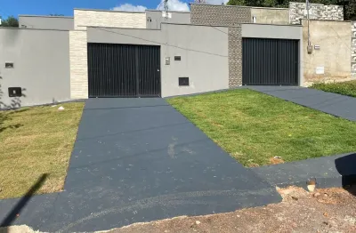 Casa 3 quartos, sendo 1 suíte, sala espaçosa, quartos grandes. trindade-go