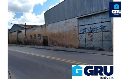 Galpão bem localizado em avenida de grande movimentação precisa reforma