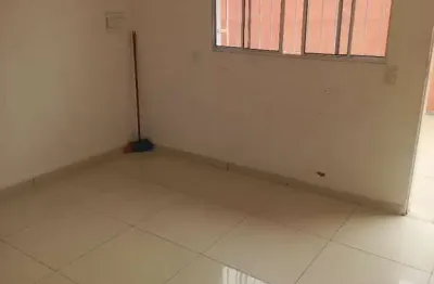 Casa com 2 quartos para alugar no Jardim Santa Mena, Guarulhos 