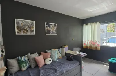 Geminado com 2 dormitórios, quintal e varanda em joinville — aceita troca por terreno no bairro paciência em itajai.