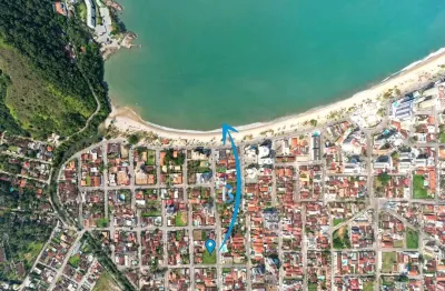 Apto a 300 mts da orla martim sá em caraguá sendo 1 suíte + 2 banheiros completos + varanda gourmet