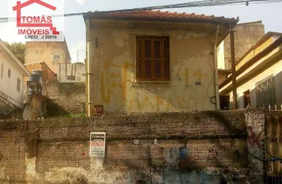 Terreno com  257 m², sendo 10,5 de frente por 25 de comprimento de ambos os lados