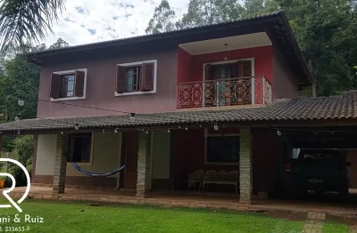 Linda residência assobradada   220 m² - 1040m2 terreno 3 dorm. 1 suíte - cond. fechado - mairiporã - sp