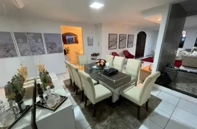 Casa com 3 quartos à venda na Rua Cesimar Borges, 3264, Candelária, Natal