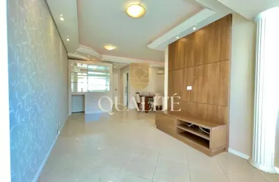 Apartamento com 3 dormitórios sendo 1 suíte, andar alto e 1 vaga coberta e livre à venda no centro de florianópolis