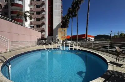 Amplo apartamento de 02 dormitórios. saco grande r$ 840.000,00