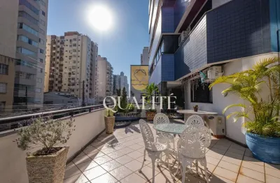 Apartamento garden área privativa de 274m², com 4 dormitórios sendo 2 suítes, 1 vaga de garagem coberta. valor: r$ 1.800.000,00. bairro centro florianópolis