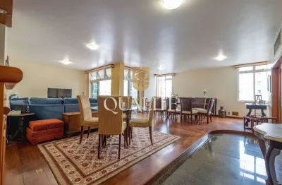 Apartamento área privativa de 263m², com 5 dormitórios, 1 suíte master, 2 vaga de garagem e condomínio com piscina. valor: r$ 2.200.000,00. bairro centro florianópolis