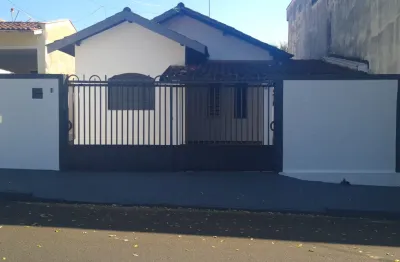 Casa com 3 quartos à venda na Rua Carlos de Campos, Dona Amélia, Araçatuba