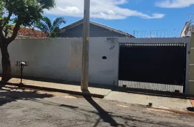 Casa com 3 quartos à venda na Rua Emília Santos, São Sebastião, Araçatuba