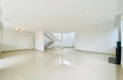 Casa a venda com 4 dormitórios, Condomínio Morada dos Lagos em Aldeia da Serra/SP