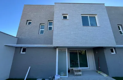 Sobrado com piscina 3 quartos 1 suite bairro  eliana guaratuba