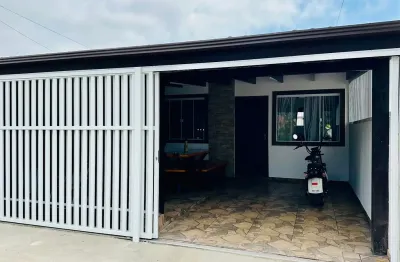 Casa com 2 quartos para alugar na Rua Cornélio Kloster, 914, Nereidas, Guaratuba