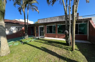 Casa 2 quartos 1 suíte perto da praia do eliana em guaratuba (temporada)