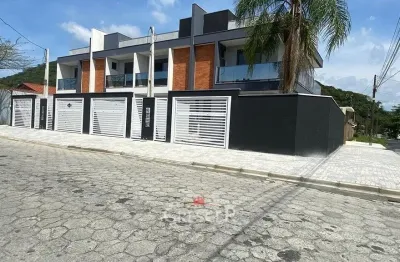 Sobrado para venda com 2 quartos no centro de matinhos