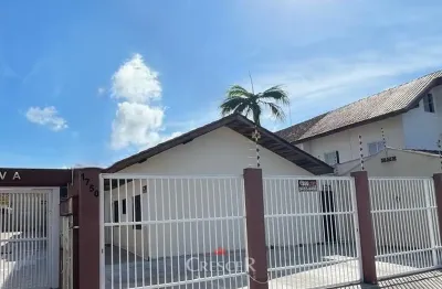 Casa com 2 quartos à venda na Avenida Guarapuava, 1750, Caiobá, Matinhos