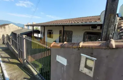 Casa com 3 quartos à venda na rua marcelino cardoso, 261, água verde, blumenau, 172 m2 por r$ 698.000
