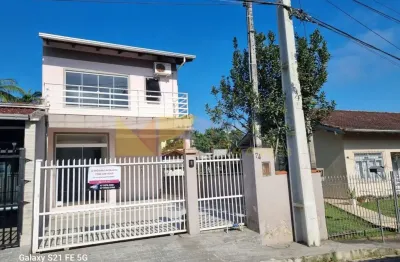 Casa para alugar na rua ivonete westarb, 74, água verde, blumenau por r$ 2.400