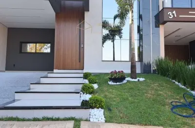 Casa nova em condomínio fechado com área de lazer completa.