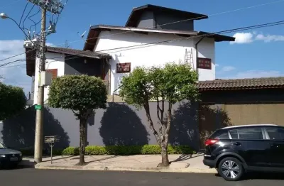 Casa em bairro super bem localizado na cidade de indaiatuba.