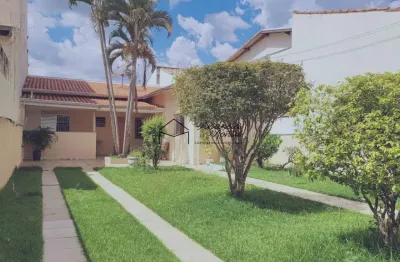 Casa a venda com 90m²  2 dormitorios quintal com 160m² com arvores frutíferas